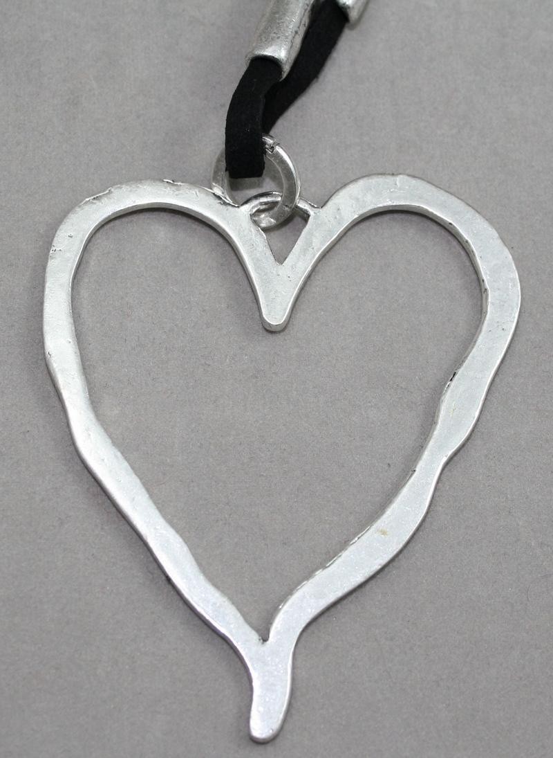 Long leather necklace with heart