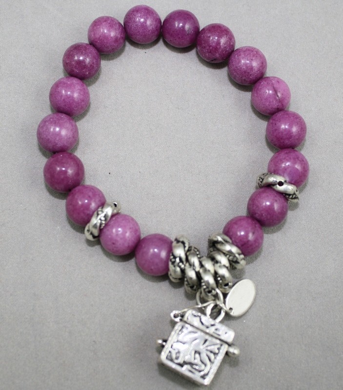 Magenta gemstones bracelet with trinket box