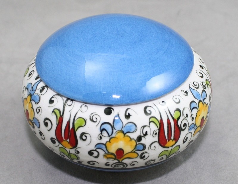 Turkish bowl with lid