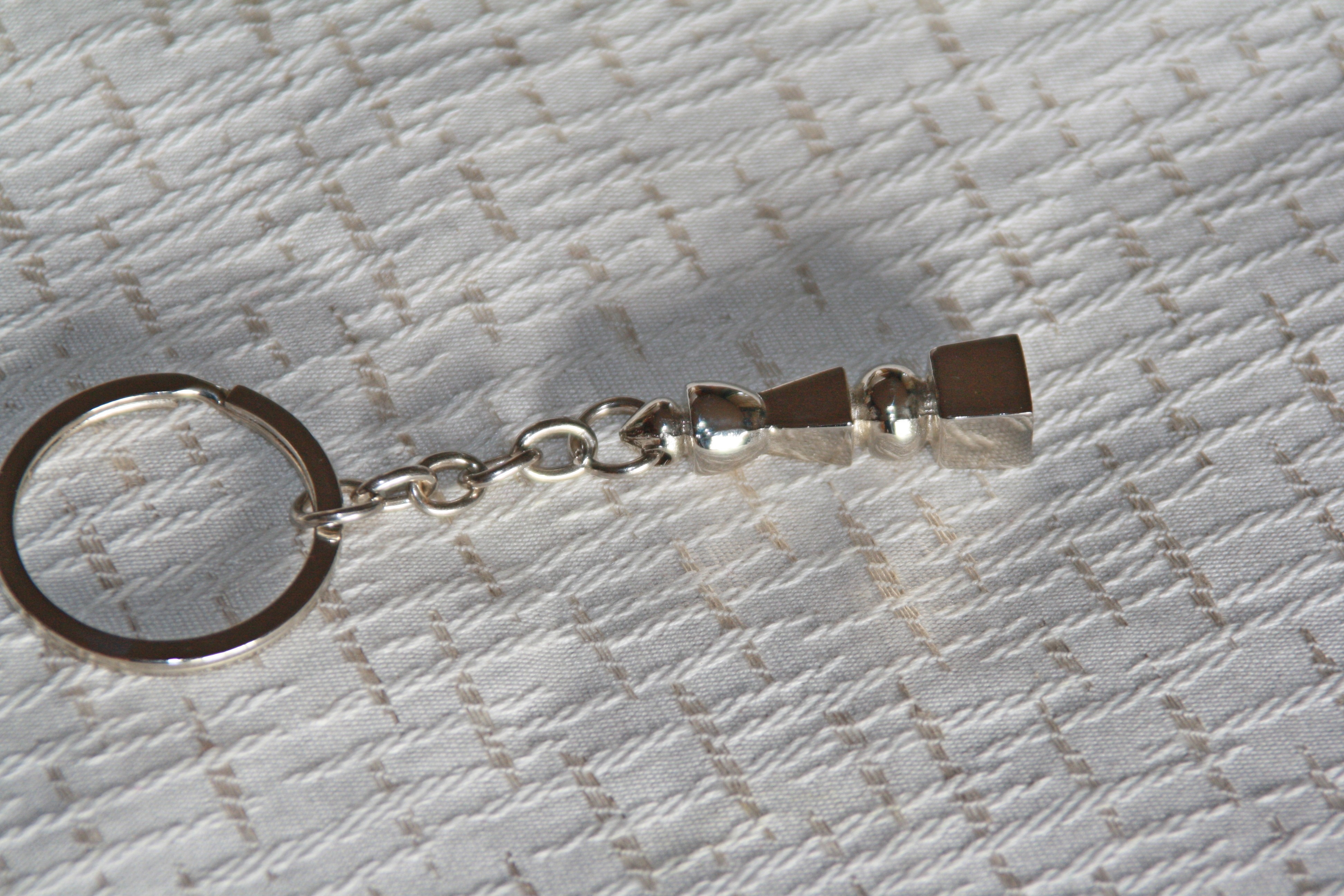 Pagoda Key ring - Silver