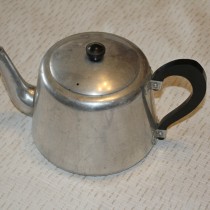 Swan brand 4 pint teapot